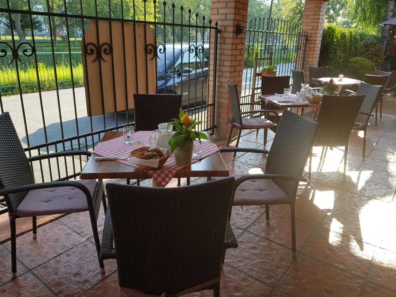 Sabbia Ristorante - Restauracia A Ubytovanie Прьевидза Экстерьер фото
